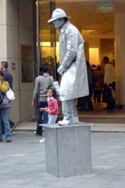 Living Statue on Calle Tetuan